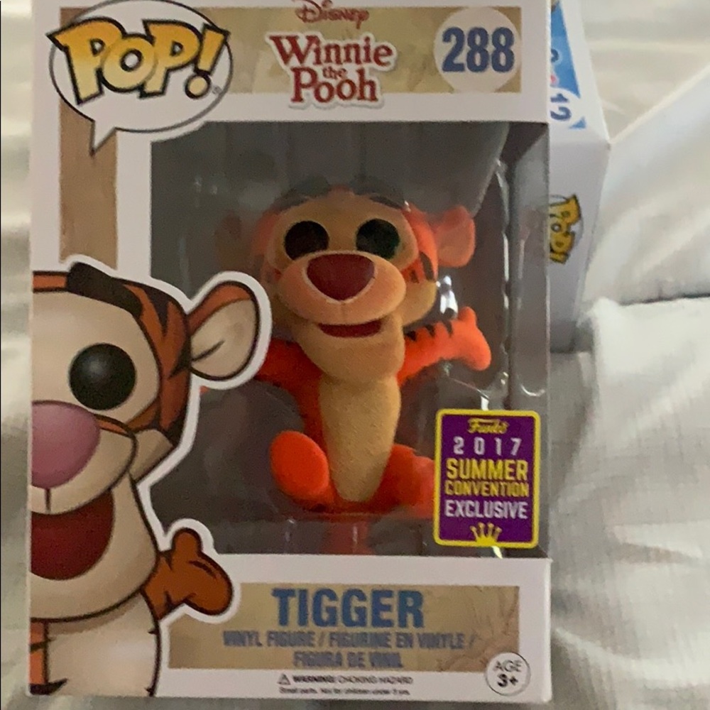 Pop Tigger, flocked